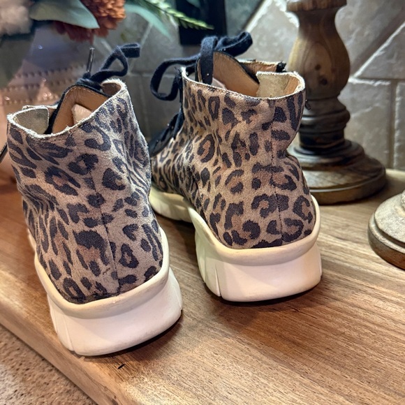 Leopard Print Black Ankle Boots - Great Used Condition - Picture 4 of 7